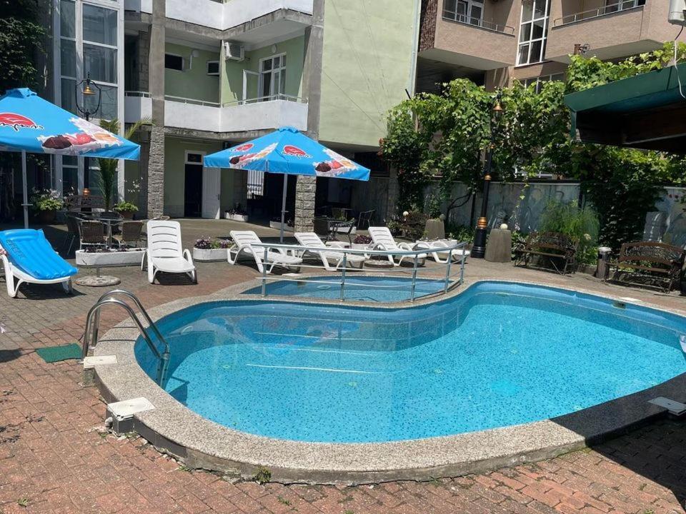 Green House Hotel 코불레티 외부 사진