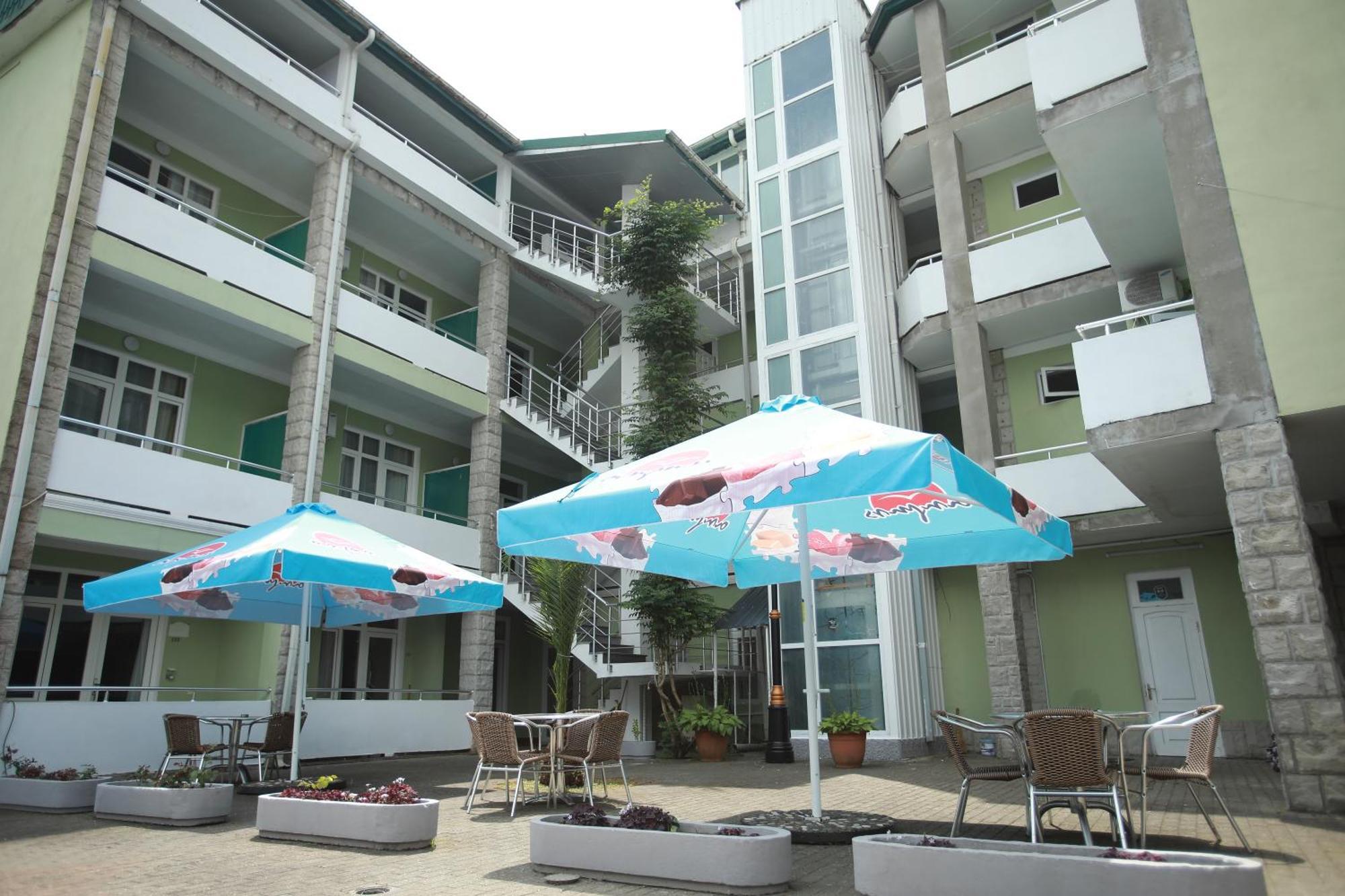 Green House Hotel 코불레티 외부 사진