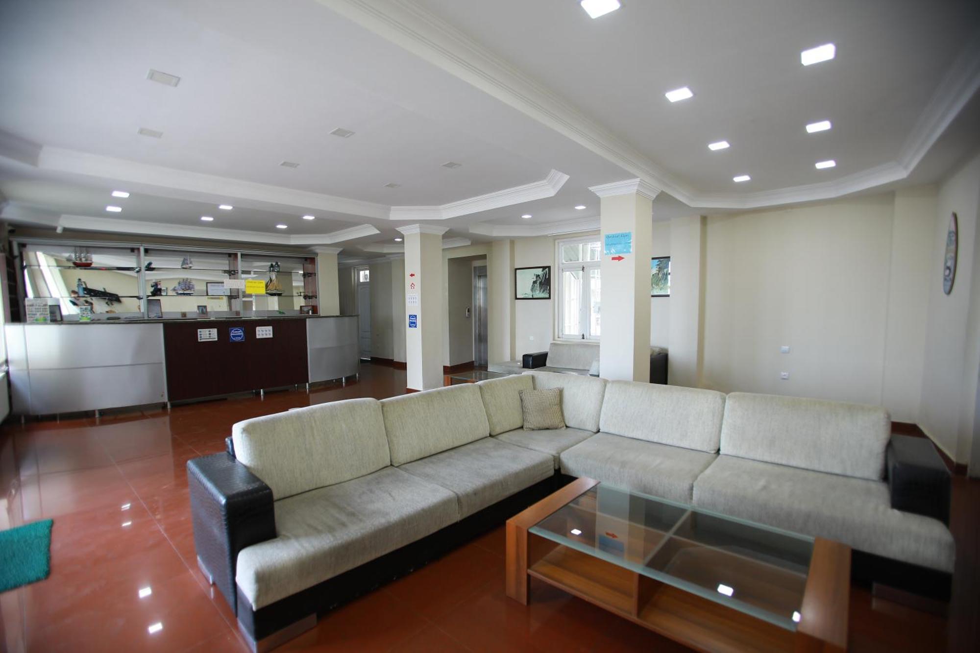Green House Hotel 코불레티 외부 사진