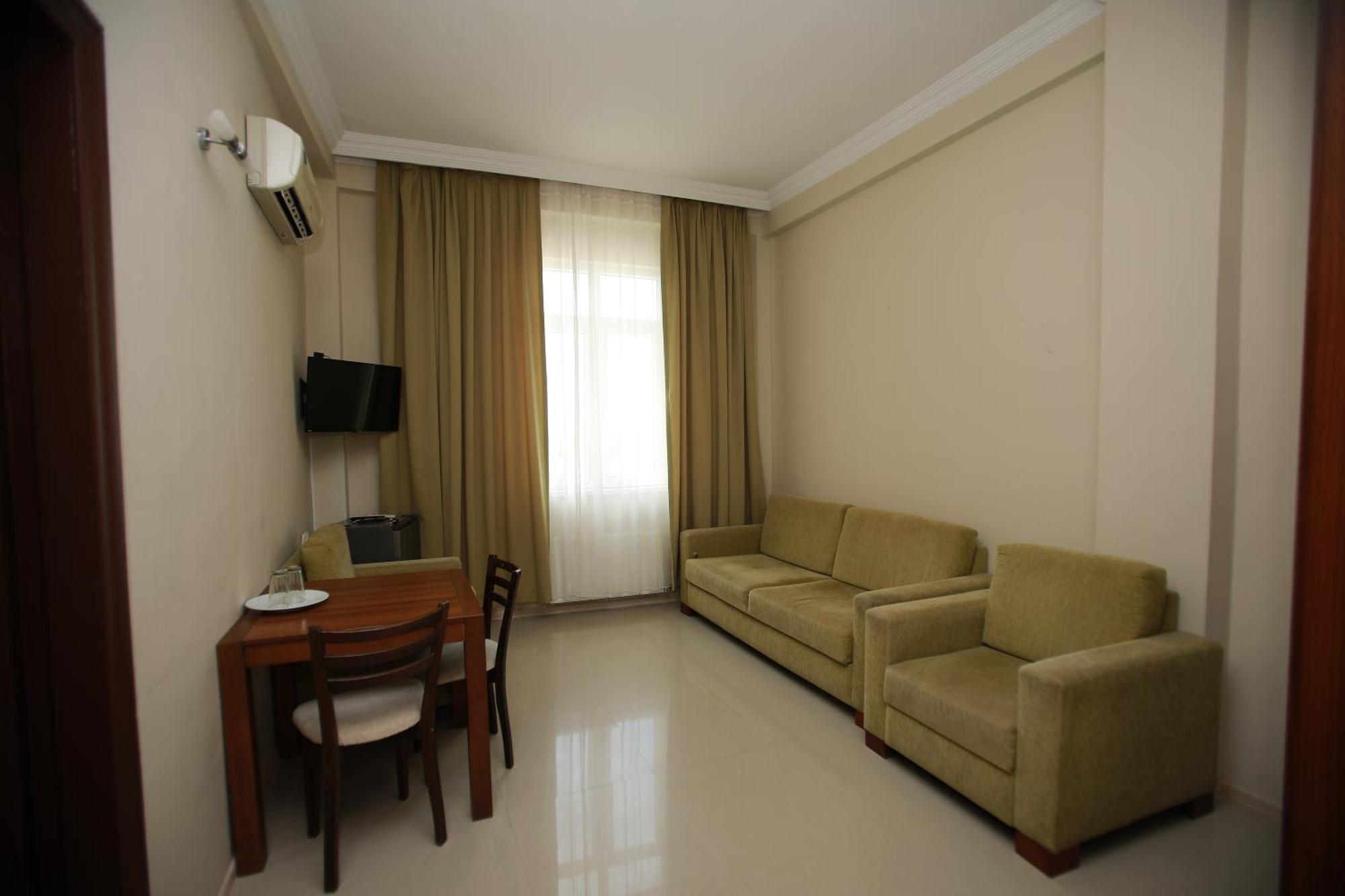 Green House Hotel 코불레티 외부 사진
